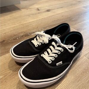 Vans Men's Black and White Authentic Shoe